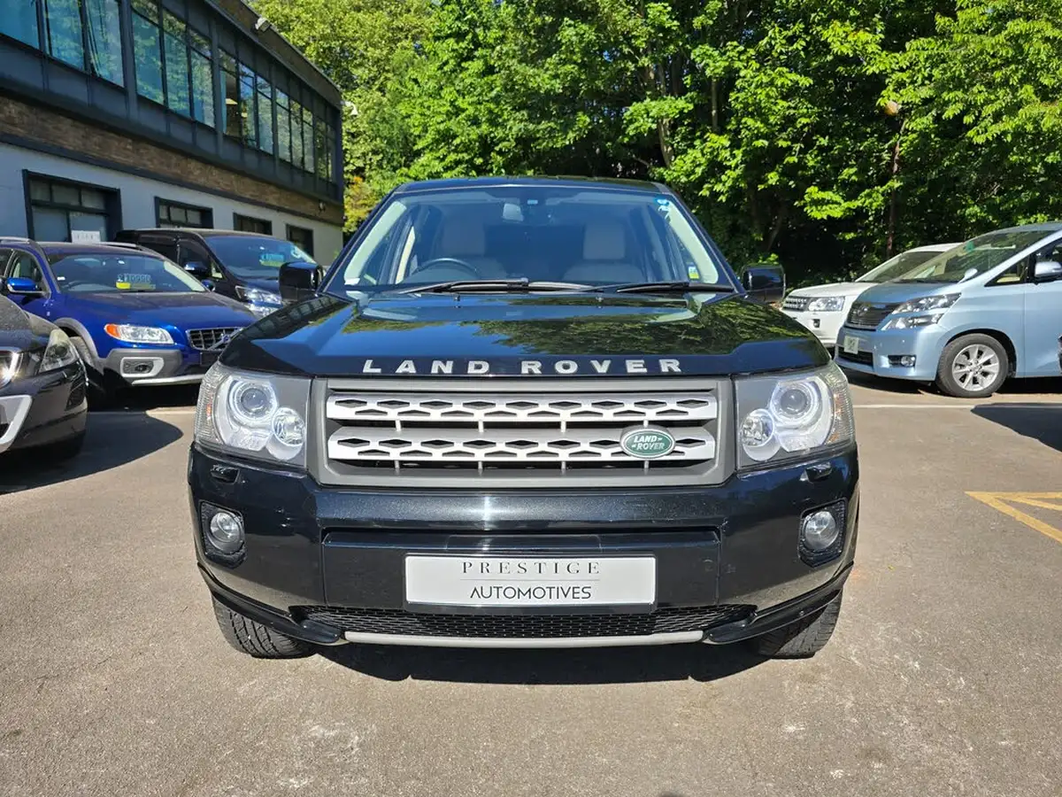 2011-land-rover-freelander-2-big-3
