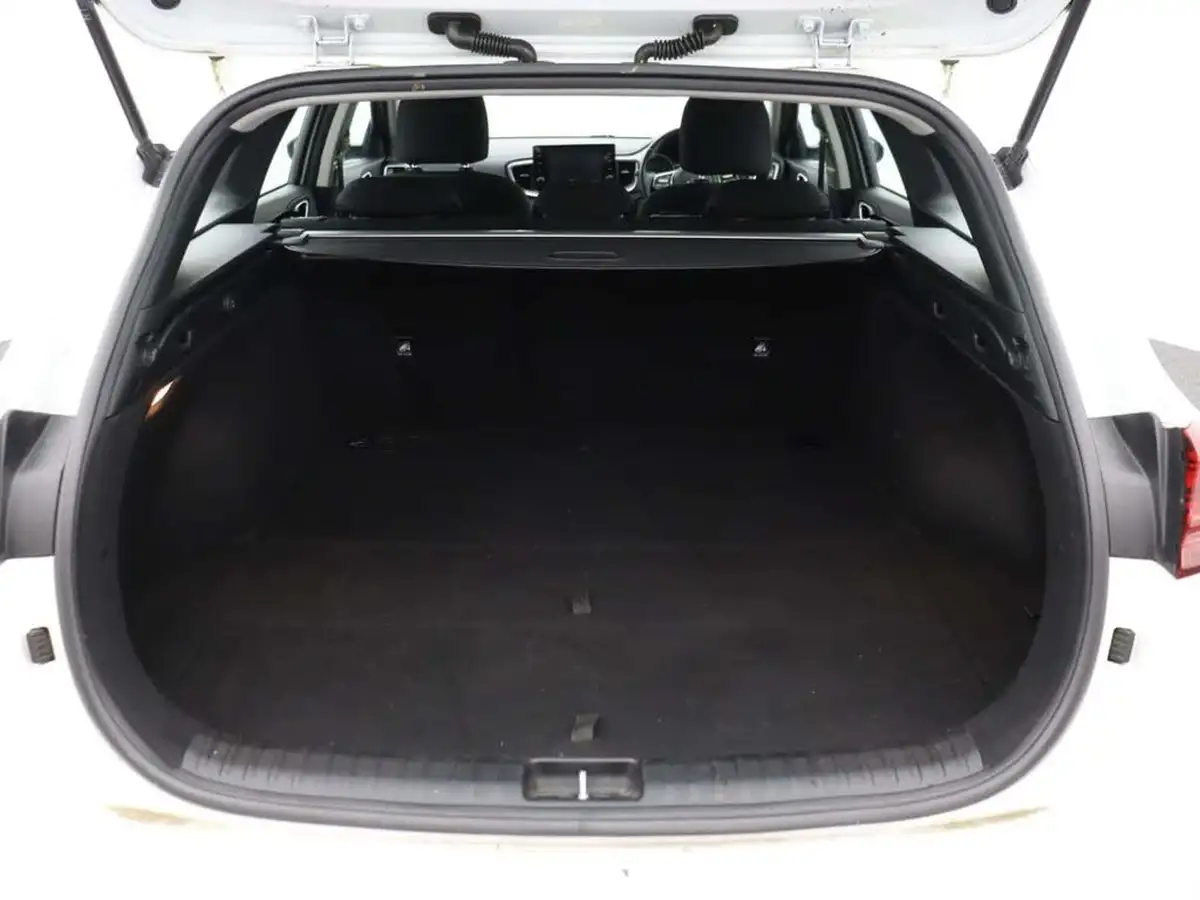 2022-kia-ceed-10-t-gdi-2-sportswagon-big-16