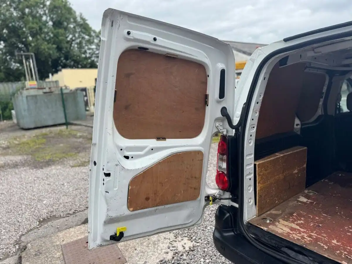 2014-citroen-berlingo-16td-l1-850-enterprise-special-edition-panel-big-11