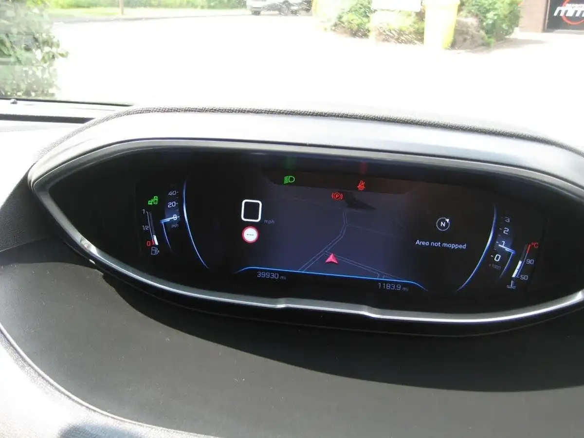 2017-peugeot-3008-suv-12-puretech-allure-big-13