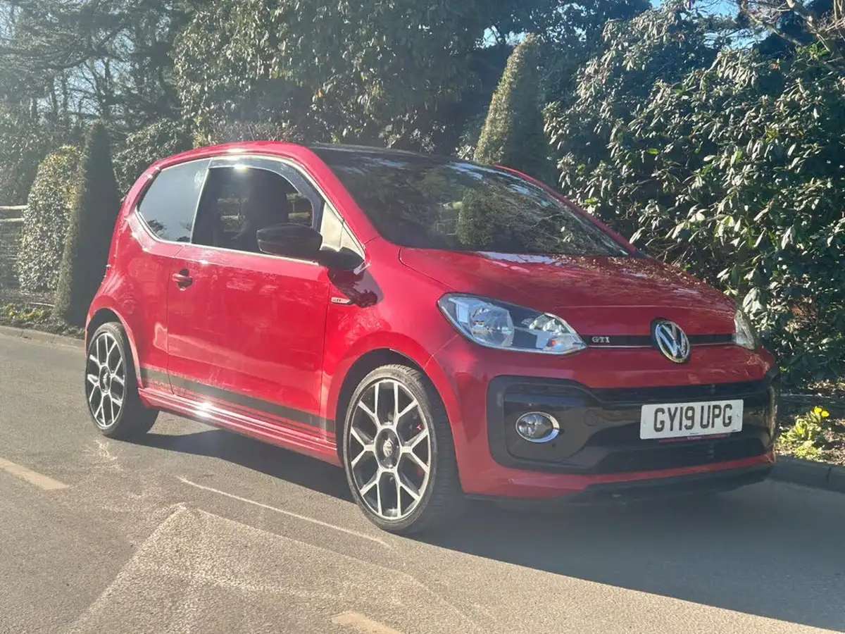 2019-volkswagen-up-10-gti-3d-big-2