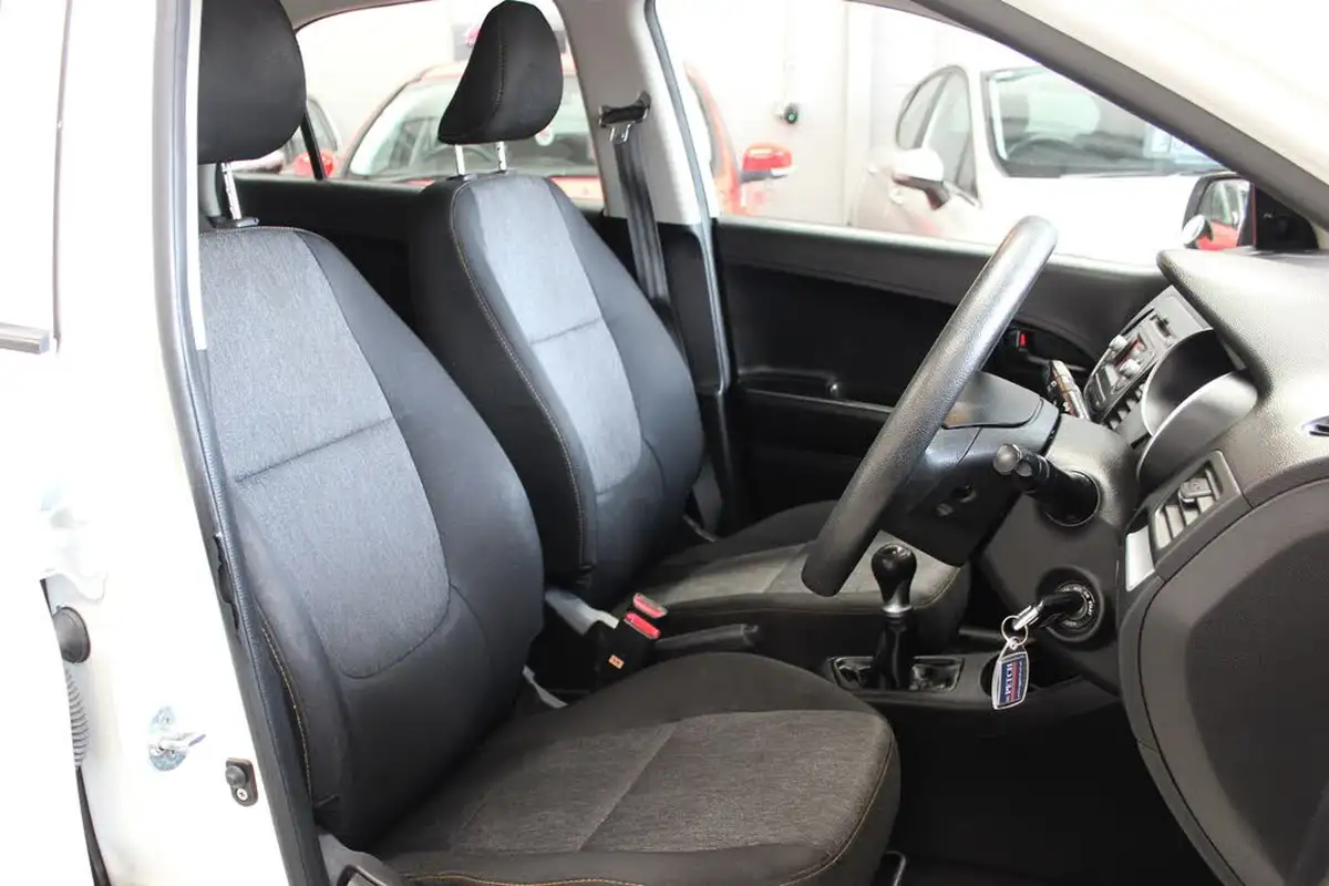 2016-kia-picanto-10-picanto-1-5d-big-10