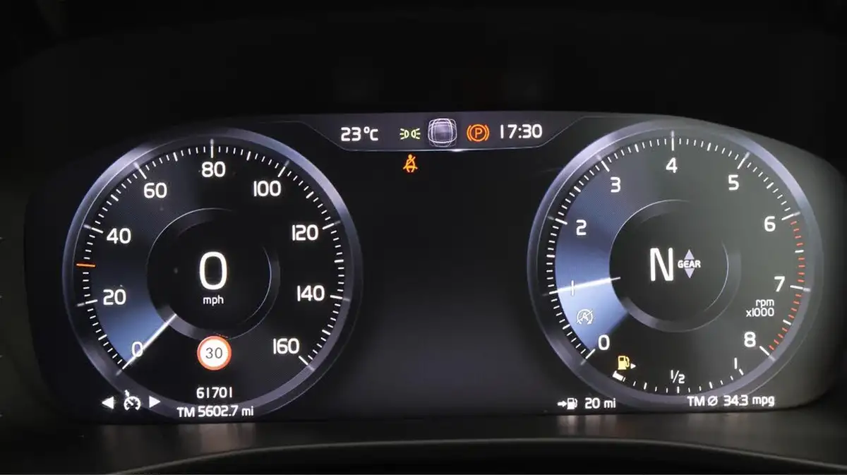 2018-volvo-xc40-15-t3-r-design-pro-big-9