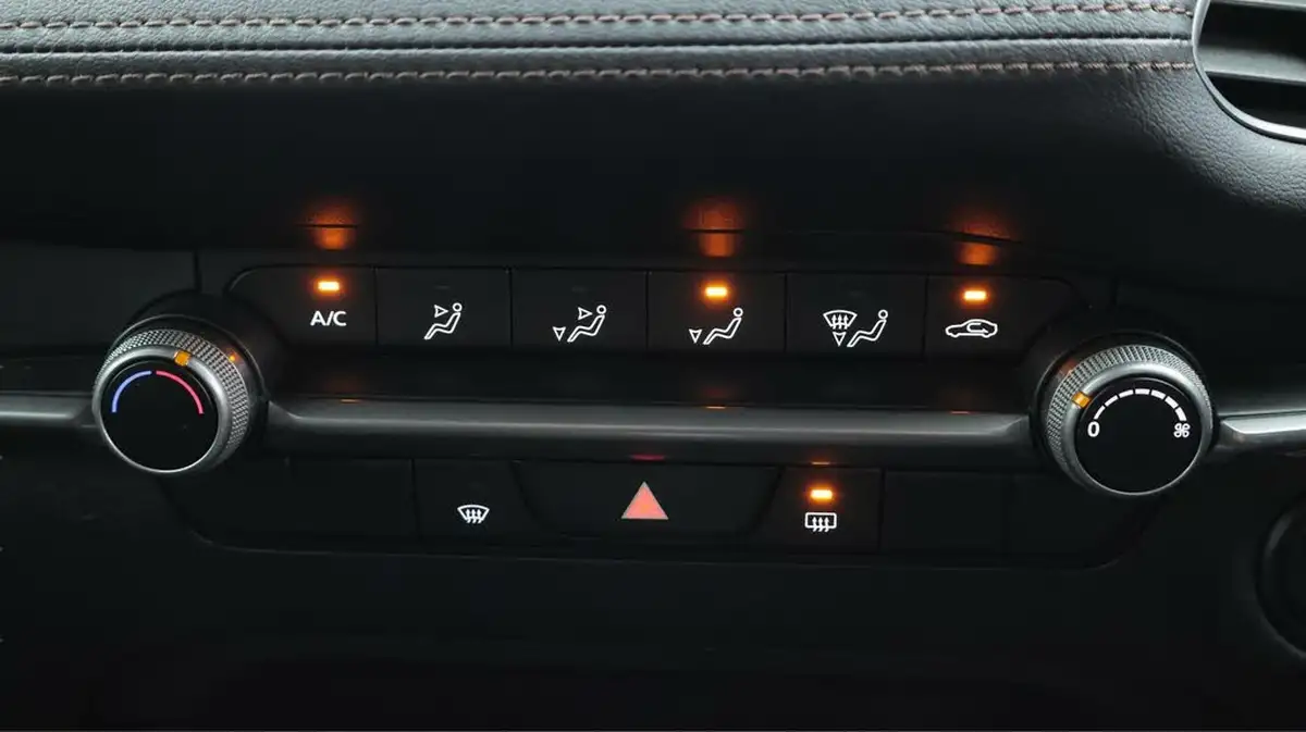 2022-mazda-mazda3-20-se-l-big-12