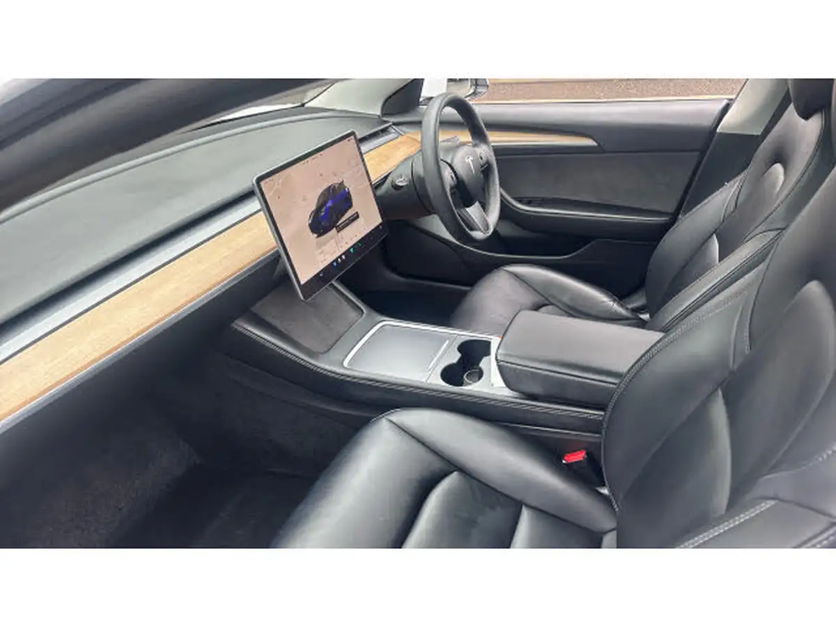 2022-tesla-model-3-e-performance-big-13