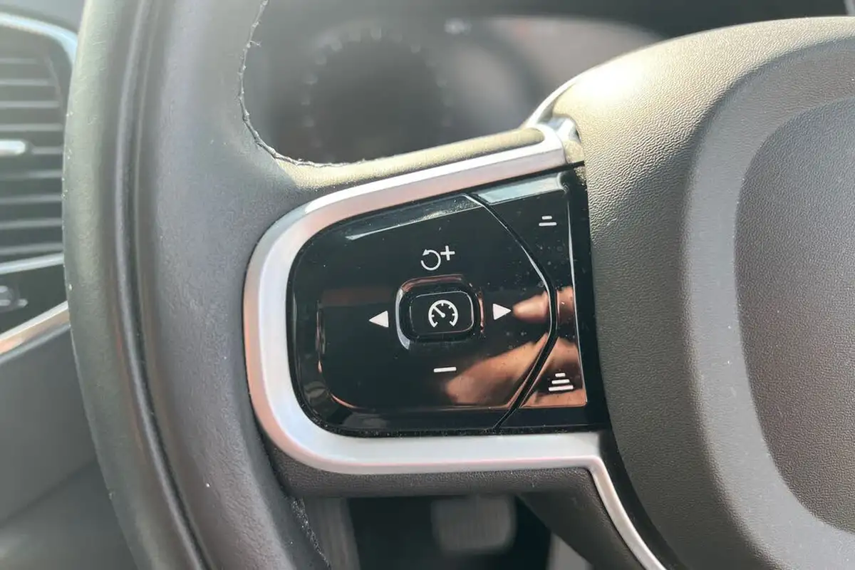 2022-volvo-xc90-20-t8-inscription-455bhp-big-10