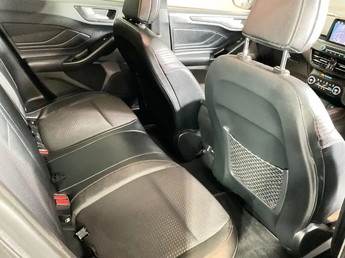 2019-ford-focus-15t-st-line-x-182ps-hatchback-big-29