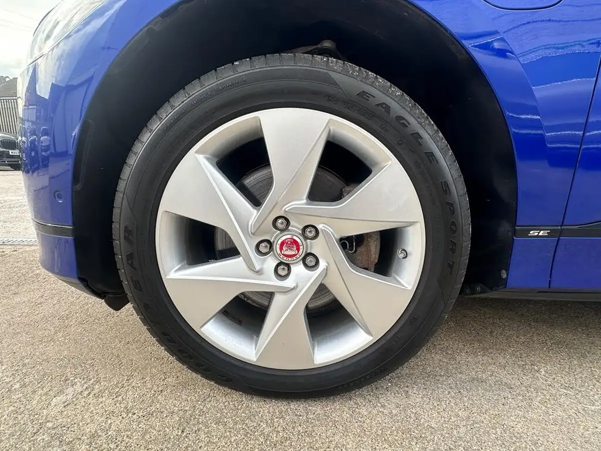 2019-jaguar-i-pace-ev400-se-big-19