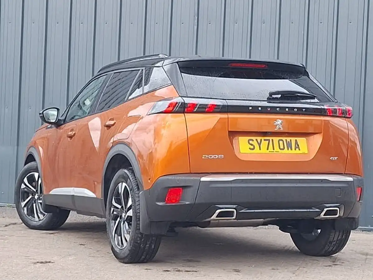 2021-peugeot-2008-suv-12-puretech-gt-big-1
