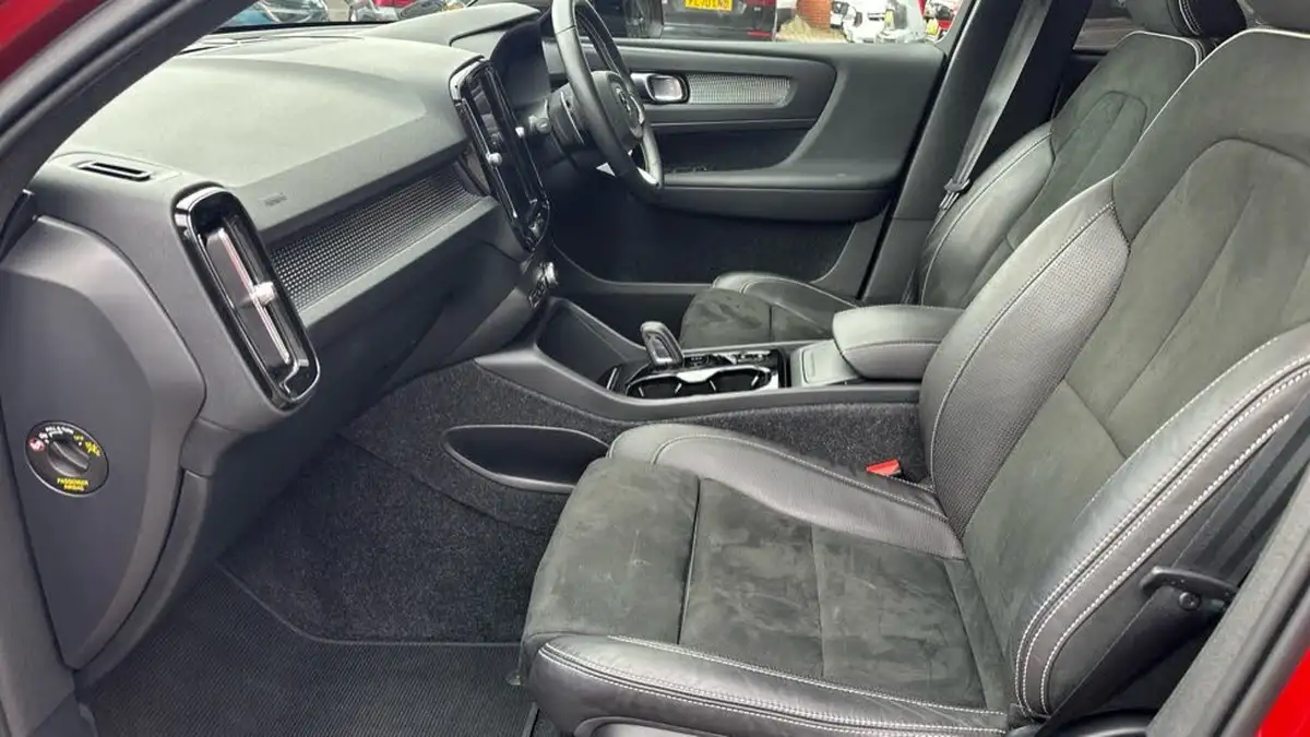 2020-volvo-xc40-15-t3-r-design-geartronic-big-26