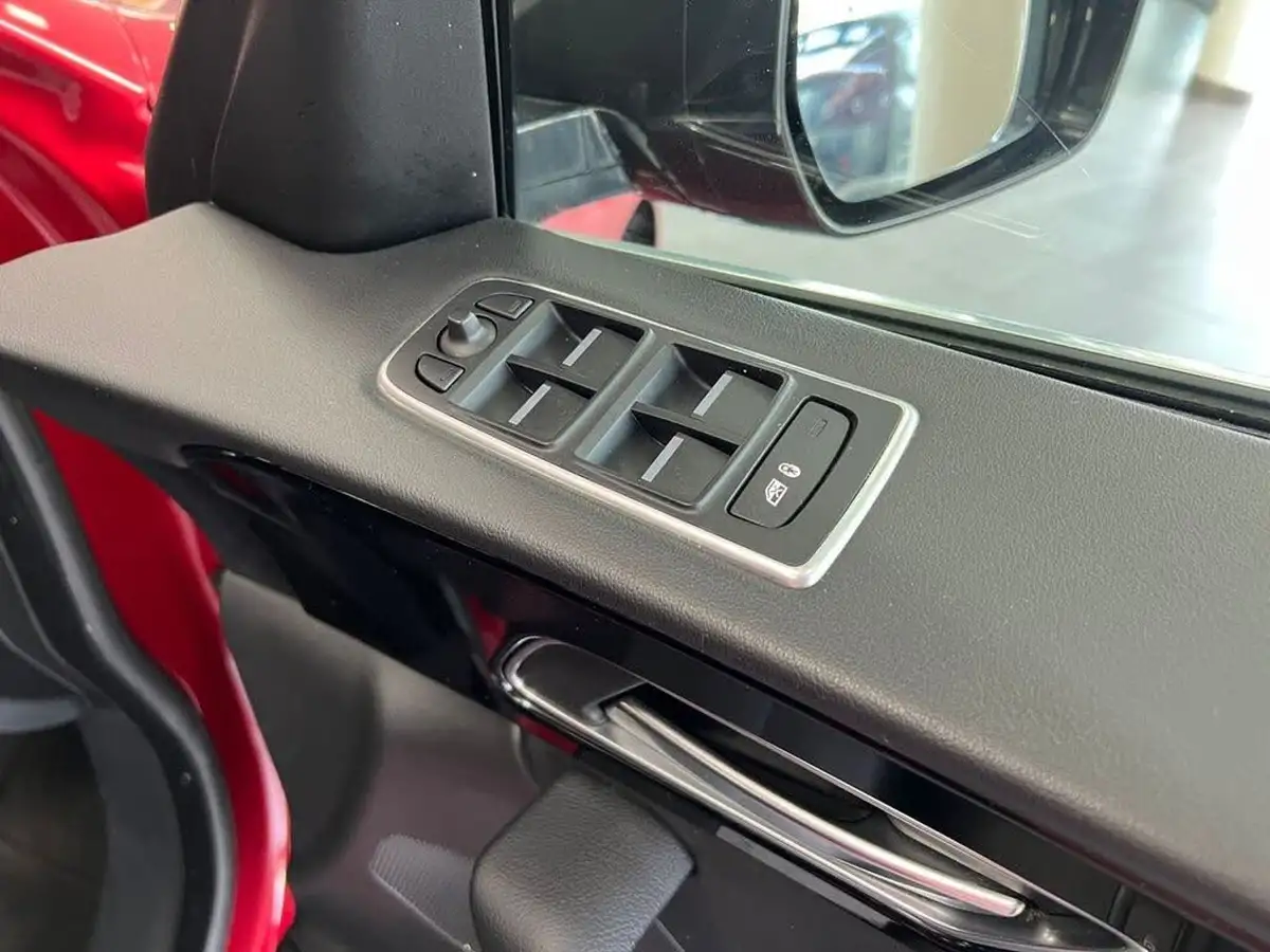 2016-jaguar-f-pace-20-i4d-prestige-awd-auto-big-31