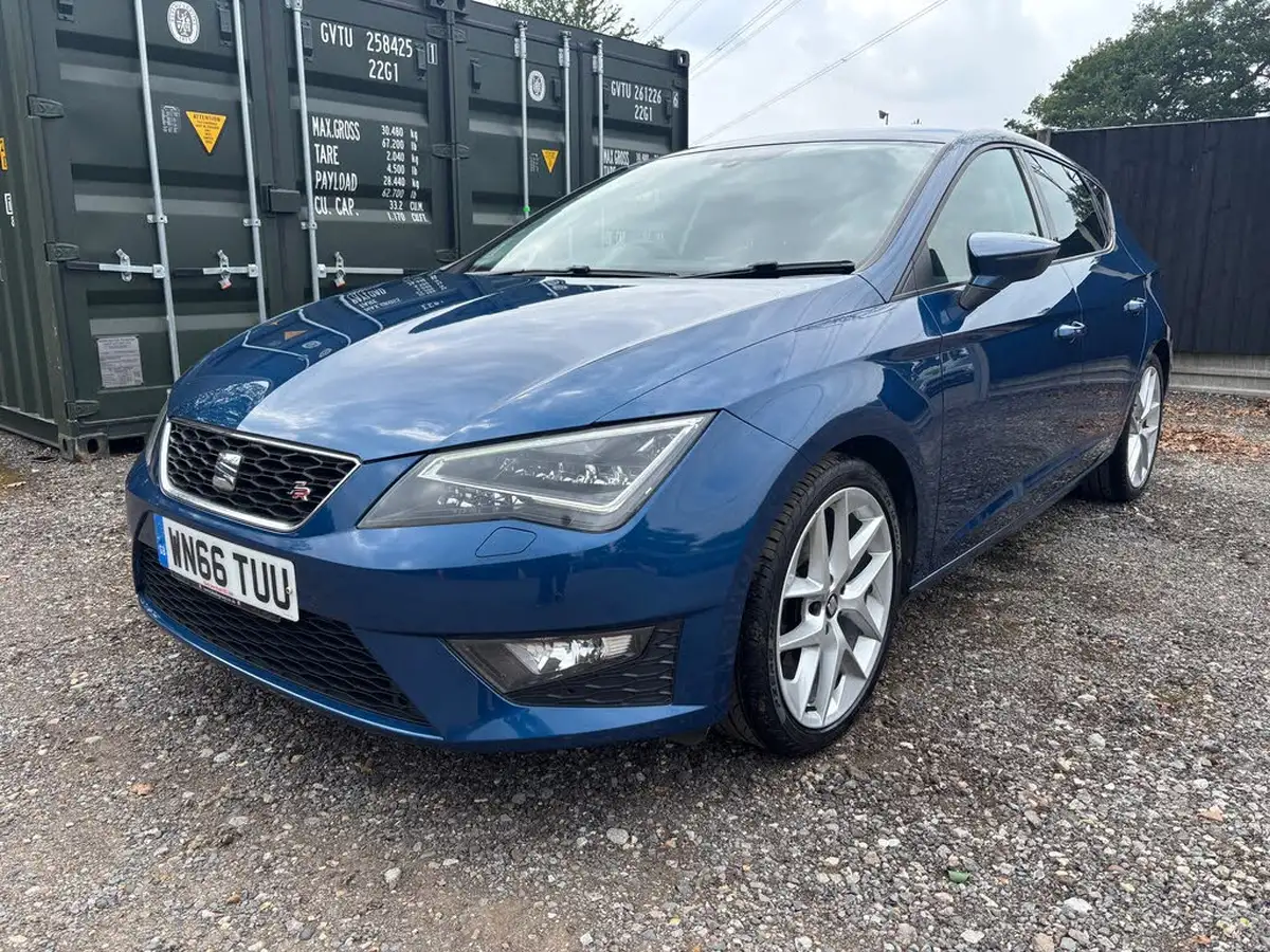 2016-seat-leon-14-fr-tech-pack-ecotsi-hatchback-5d-1395cc-big-0