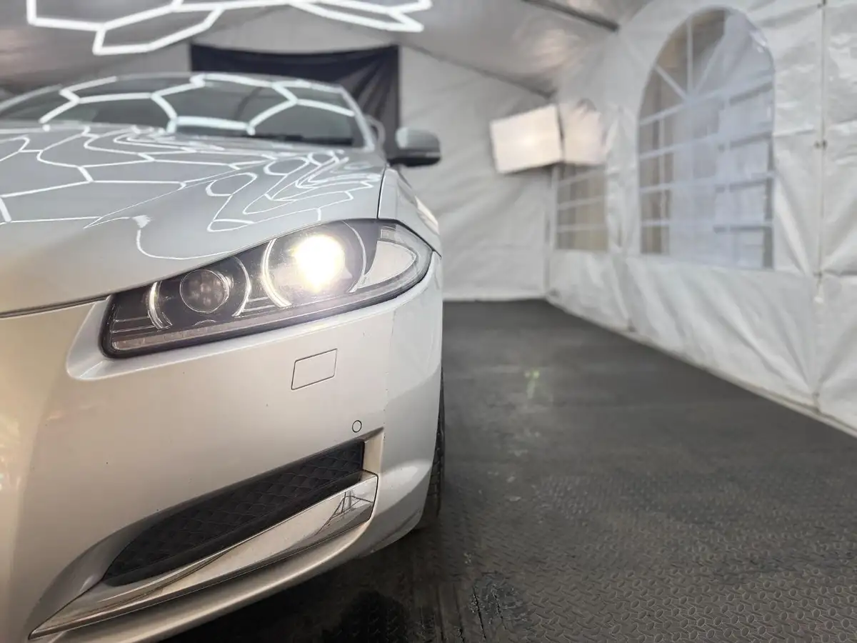 2015-jaguar-xf-30td-r-sport-saloon-4d-big-38