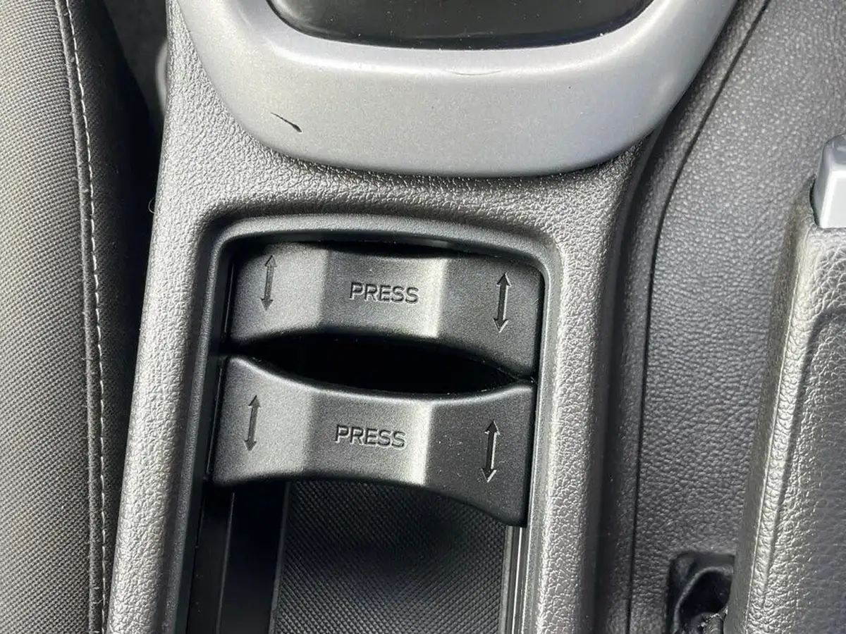 2015-ford-focus-10-zetec-t-125ps-hatchback-big-15