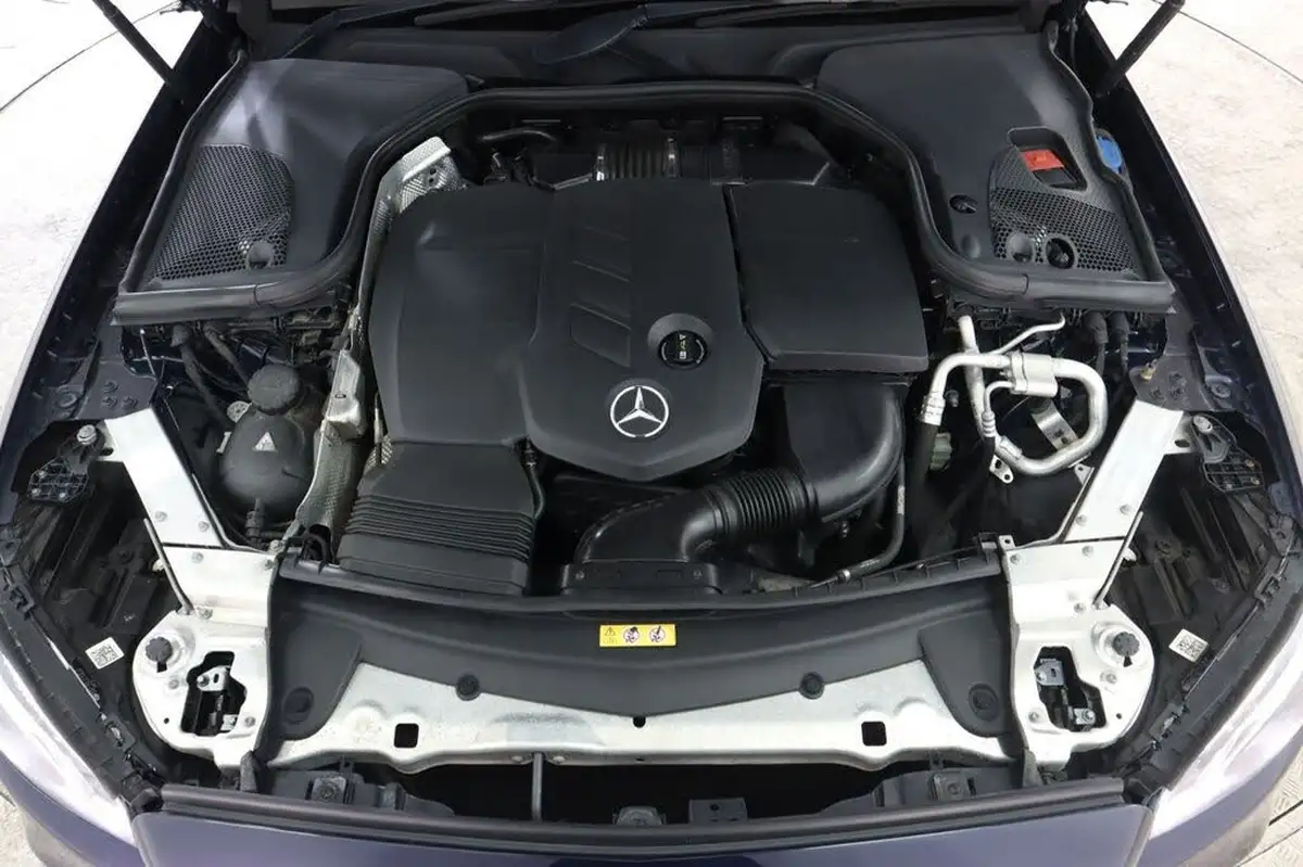2016-mercedes-benz-e-class-20d-e220d-amg-line-premiumss-saloon-4d-big-9