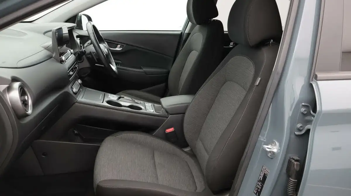 2022-hyundai-kona-e-premium-204ps-64kwh-7kw-obc-big-14