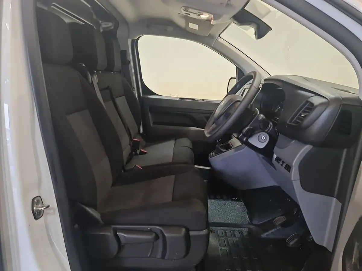 2022-peugeot-expert-15-bluehdi-professional-premium-compact-1000-big-17