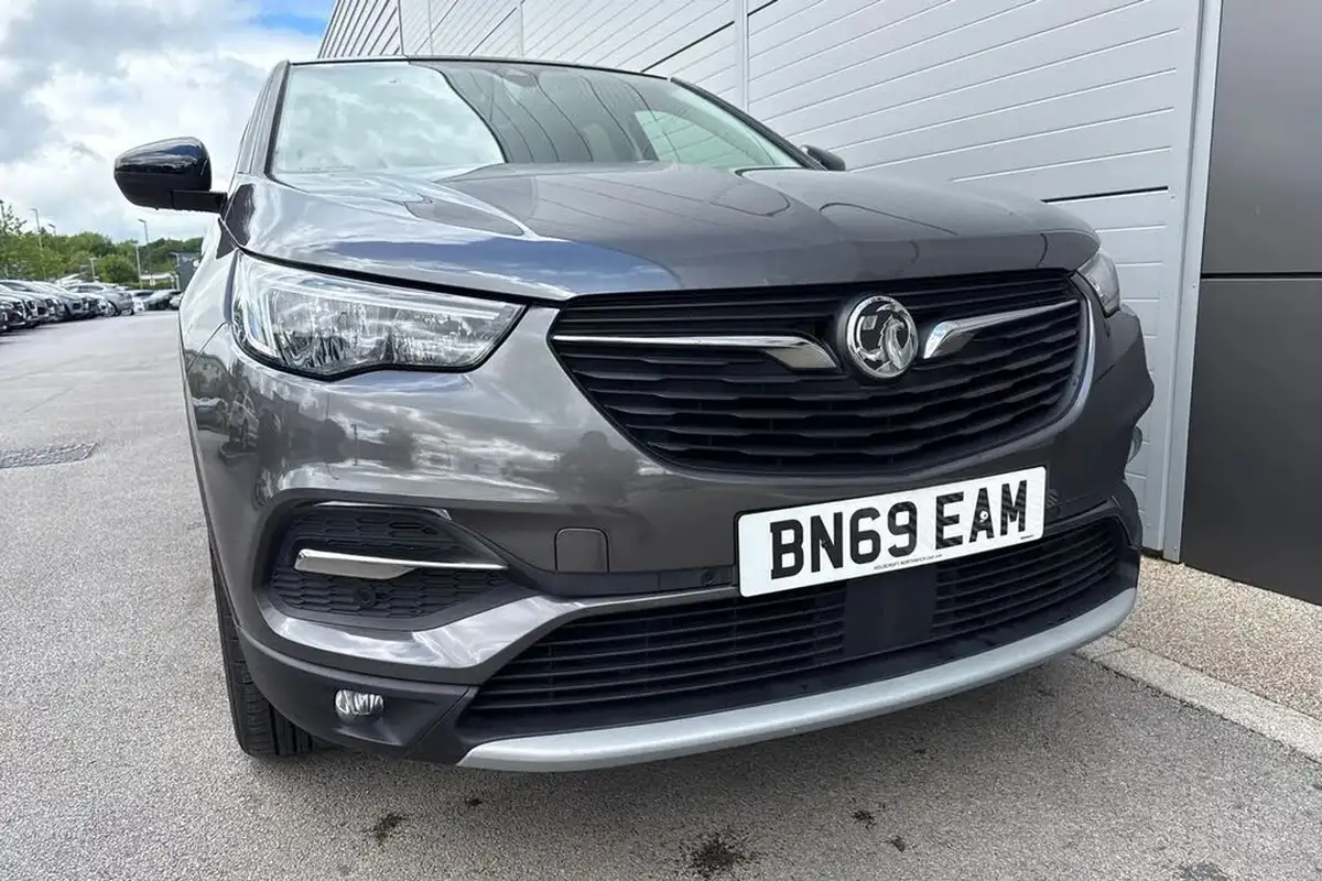 2019-vauxhall-grandland-x-12-elite-nav-big-8
