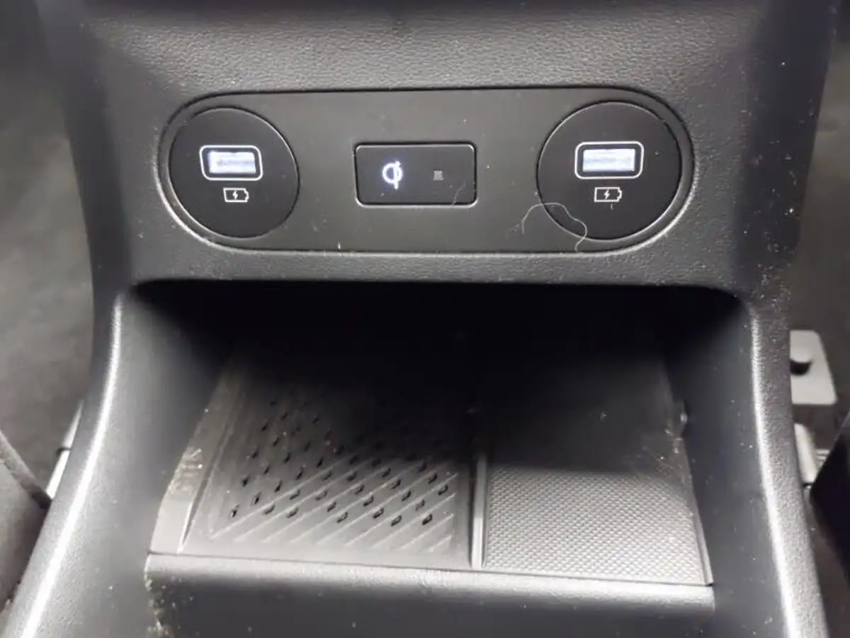 2022-hyundai-ioniq-5-e-se-connect-big-18