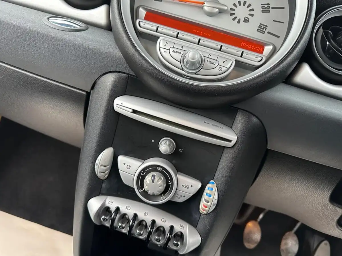 2008-mini-cooper-16-cooper-120bhp-hatchback-3d-big-24