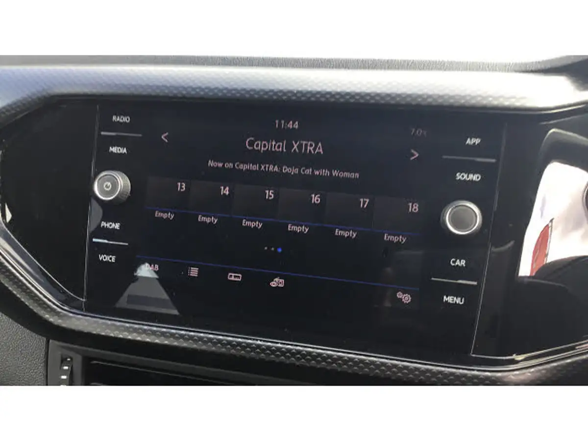 2019-volkswagen-t-cross-10-tsi-se-115ps-big-11
