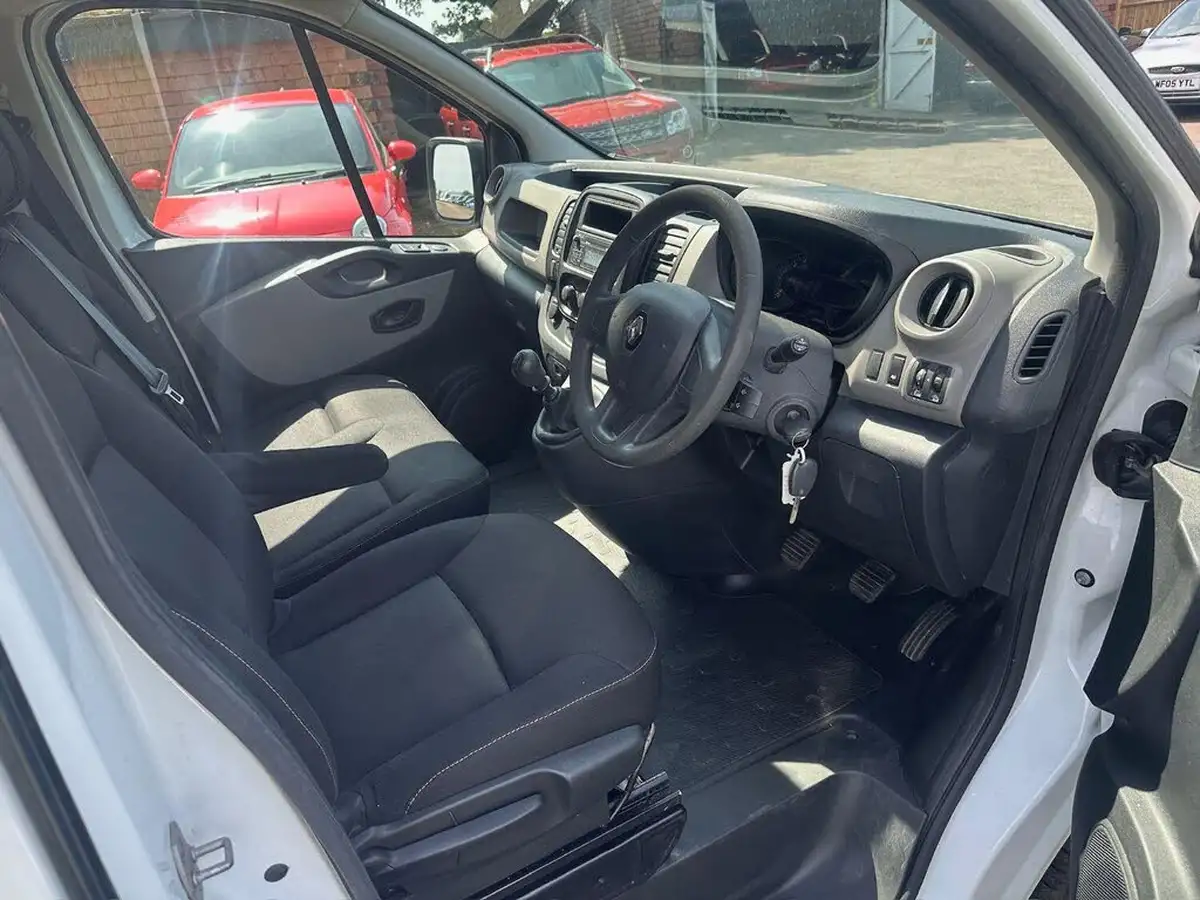 2016-renault-trafic-16dci-sl27-115-business-ready-4work-storage-panel-big-6
