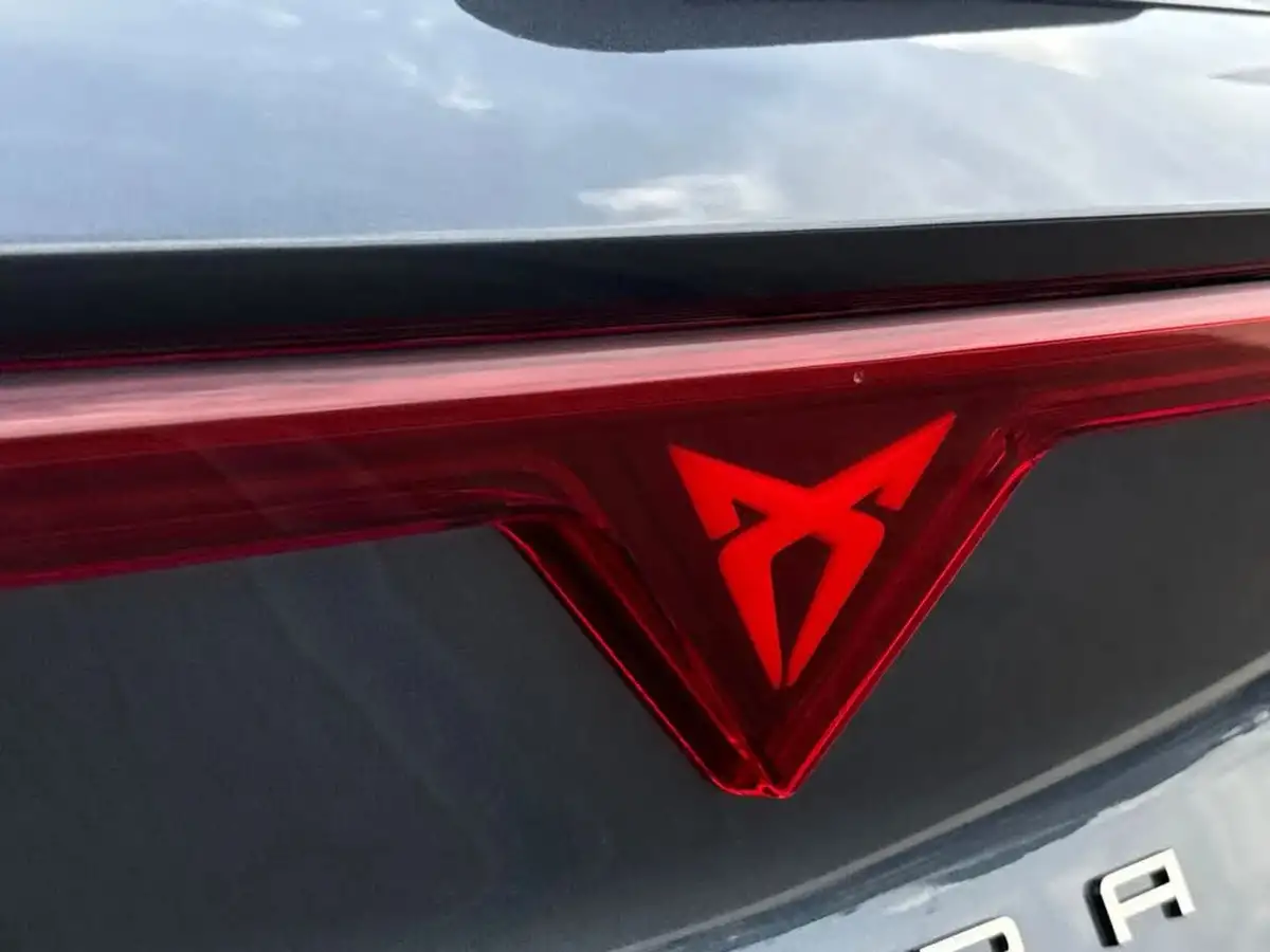 2024-cupra-leon-nf-20-tsi-vz3-300ps-hatchback-big-24