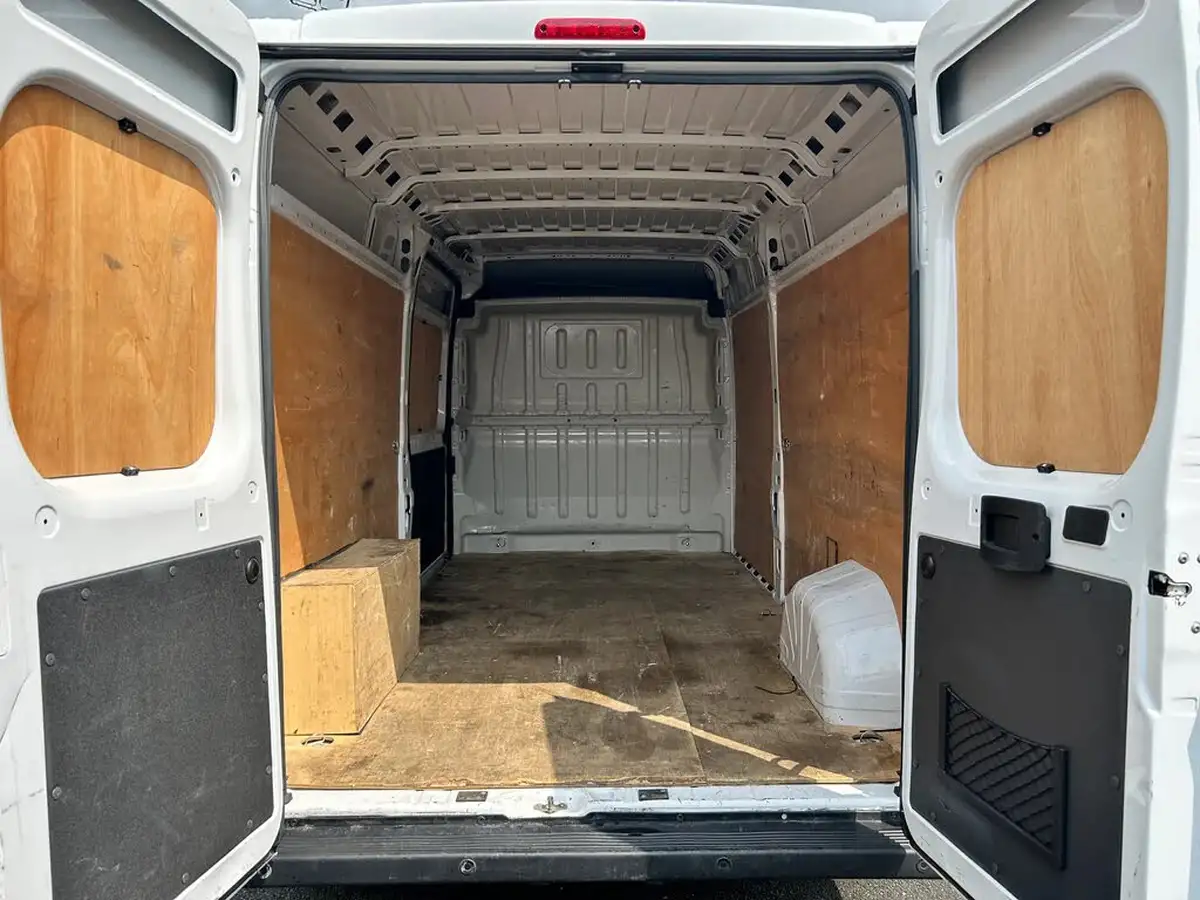 2022-citroen-relay-22bluehdi-35-l3h2-enterprise-panel-big-8