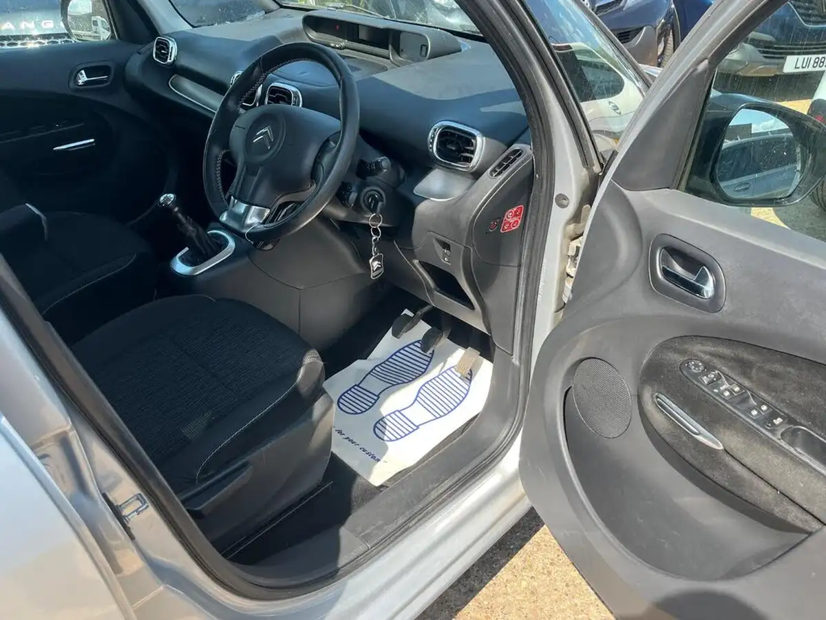 2011-citroen-c3-picasso-16td-exclusive-8v-90pseuro-v-big-9