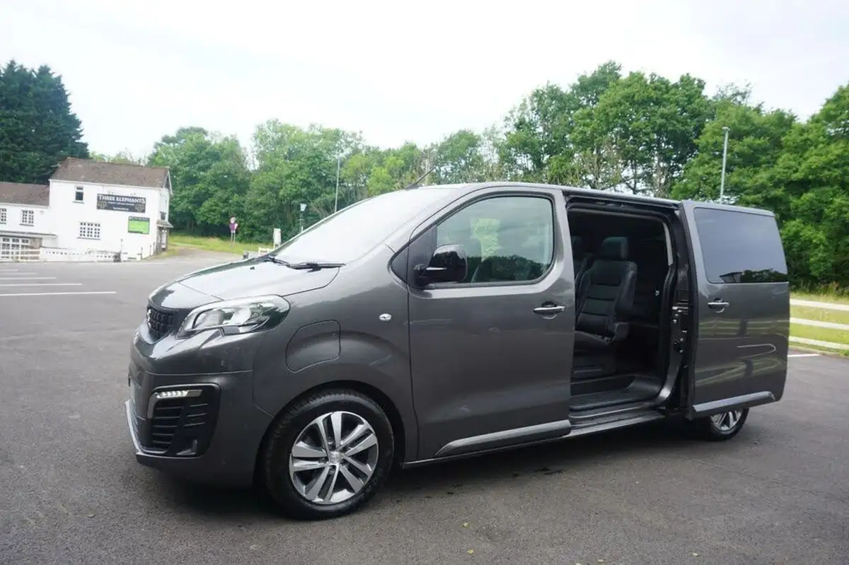 2021-peugeot-traveller-e-allure-standard-big-15