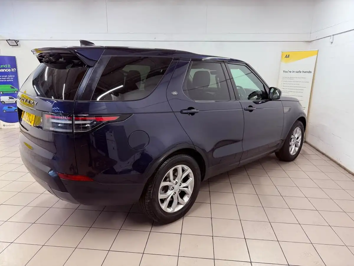 2017-land-rover-discovery-20sd4-se-240ps-awd-station-wagon-5d-auto-big-10