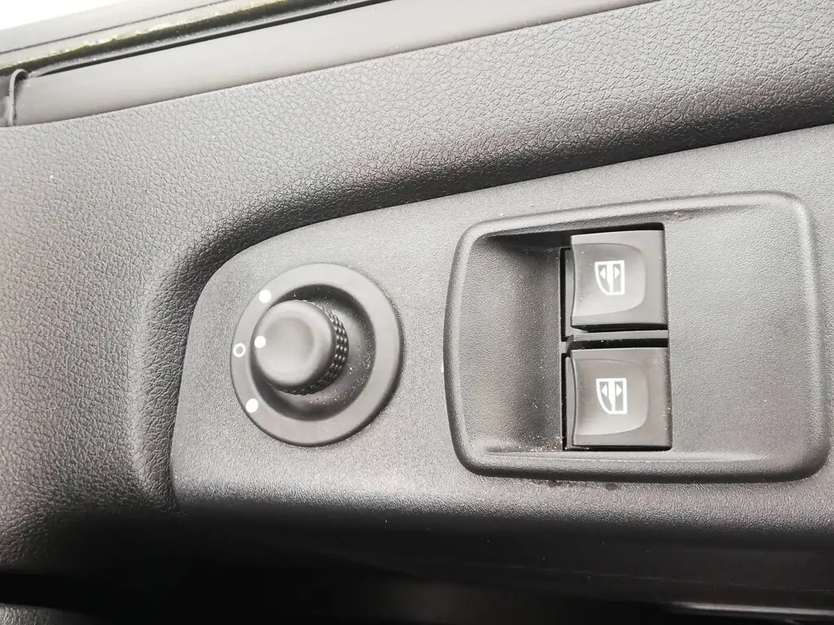 2021-renault-trafic-20dci-ll30-energy-145-sport-panel-big-20