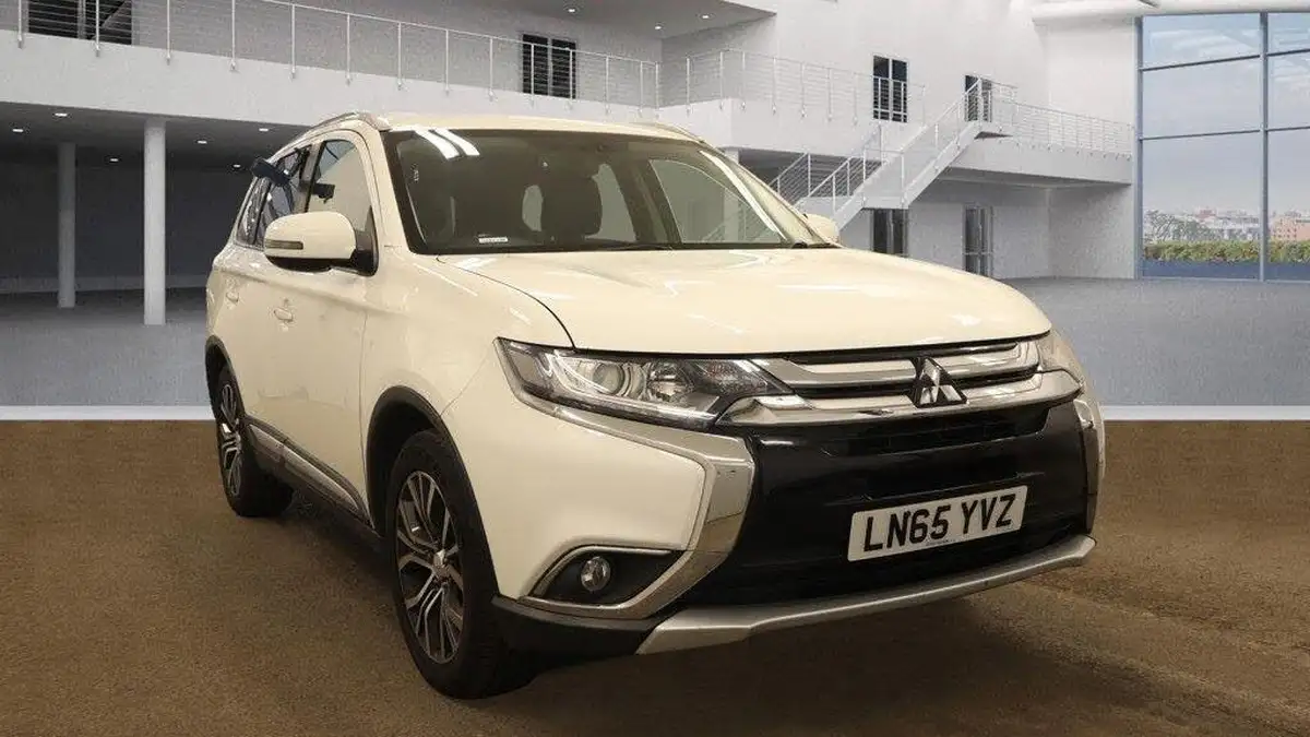 2016-mitsubishi-outlander-22di-d-gx3-7st-big-0