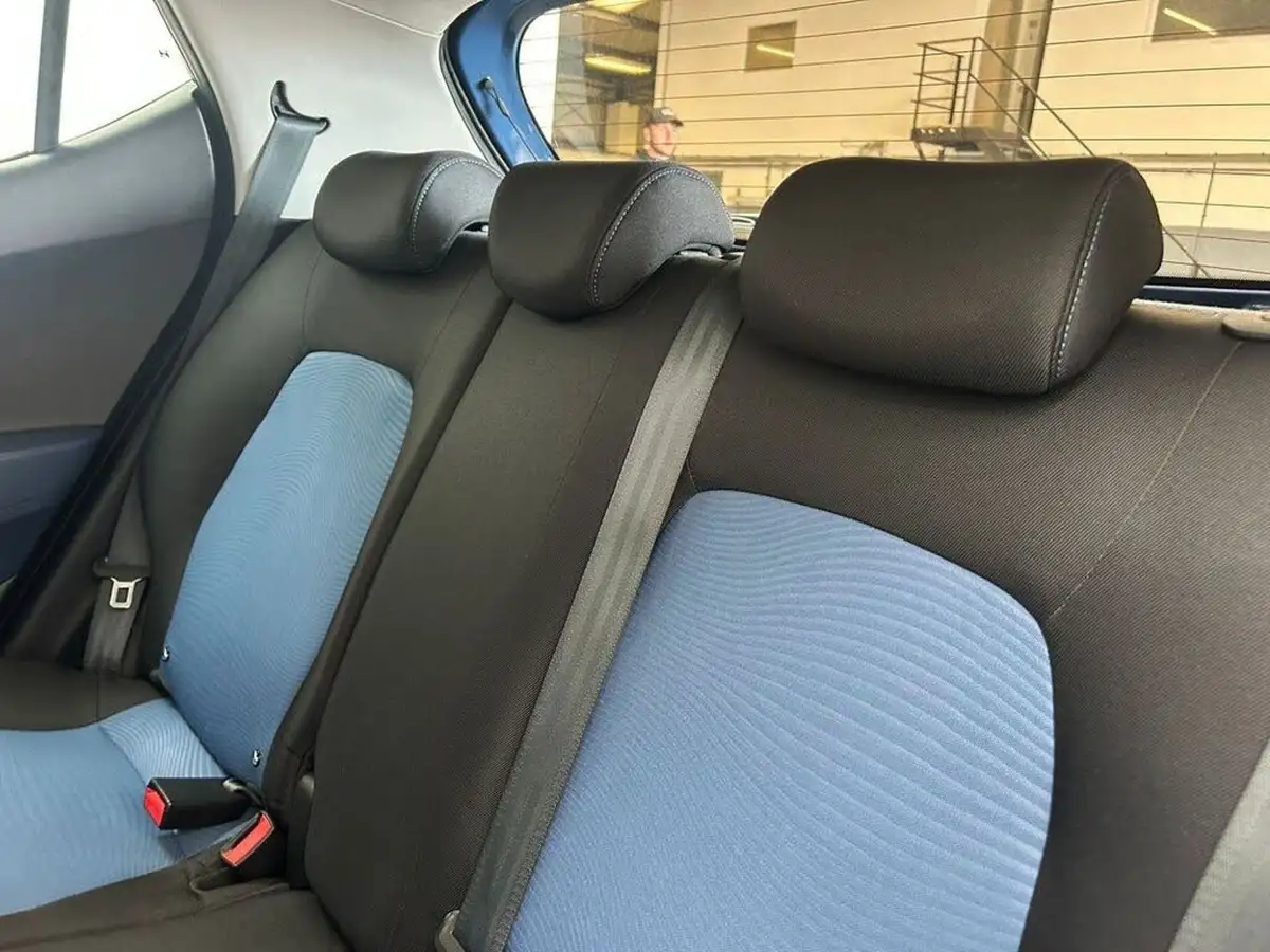 2014-hyundai-i10-10-premium-big-15