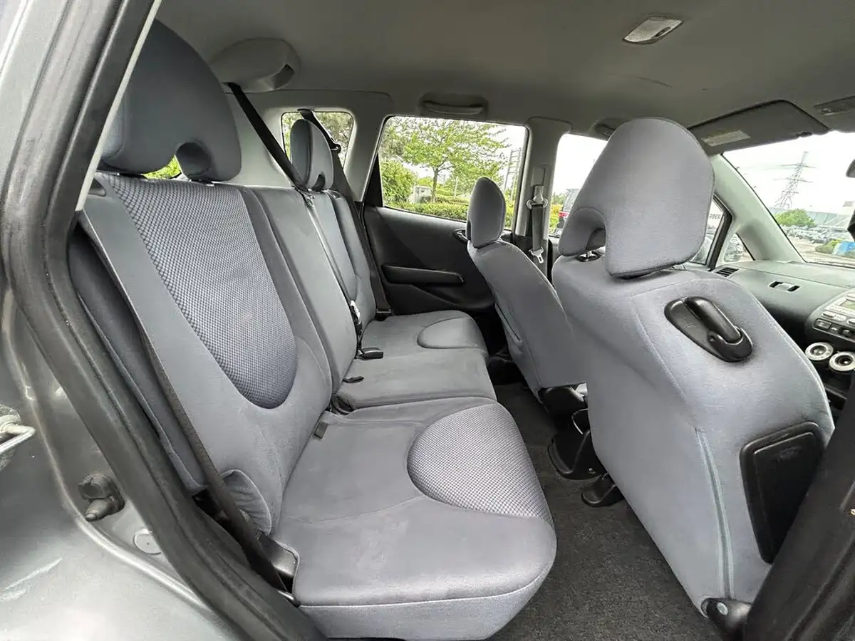 2008-honda-jazz-14-se-big-10