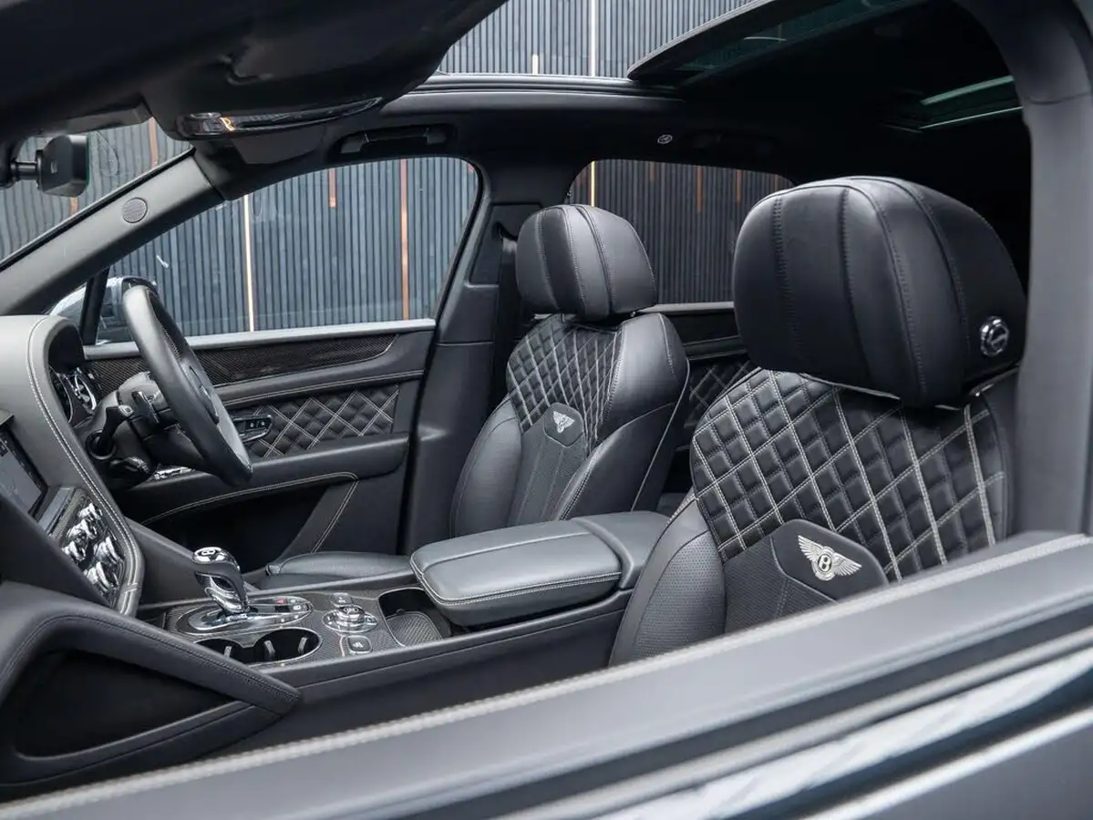 2019-bentley-bentayga-40-v8-big-51