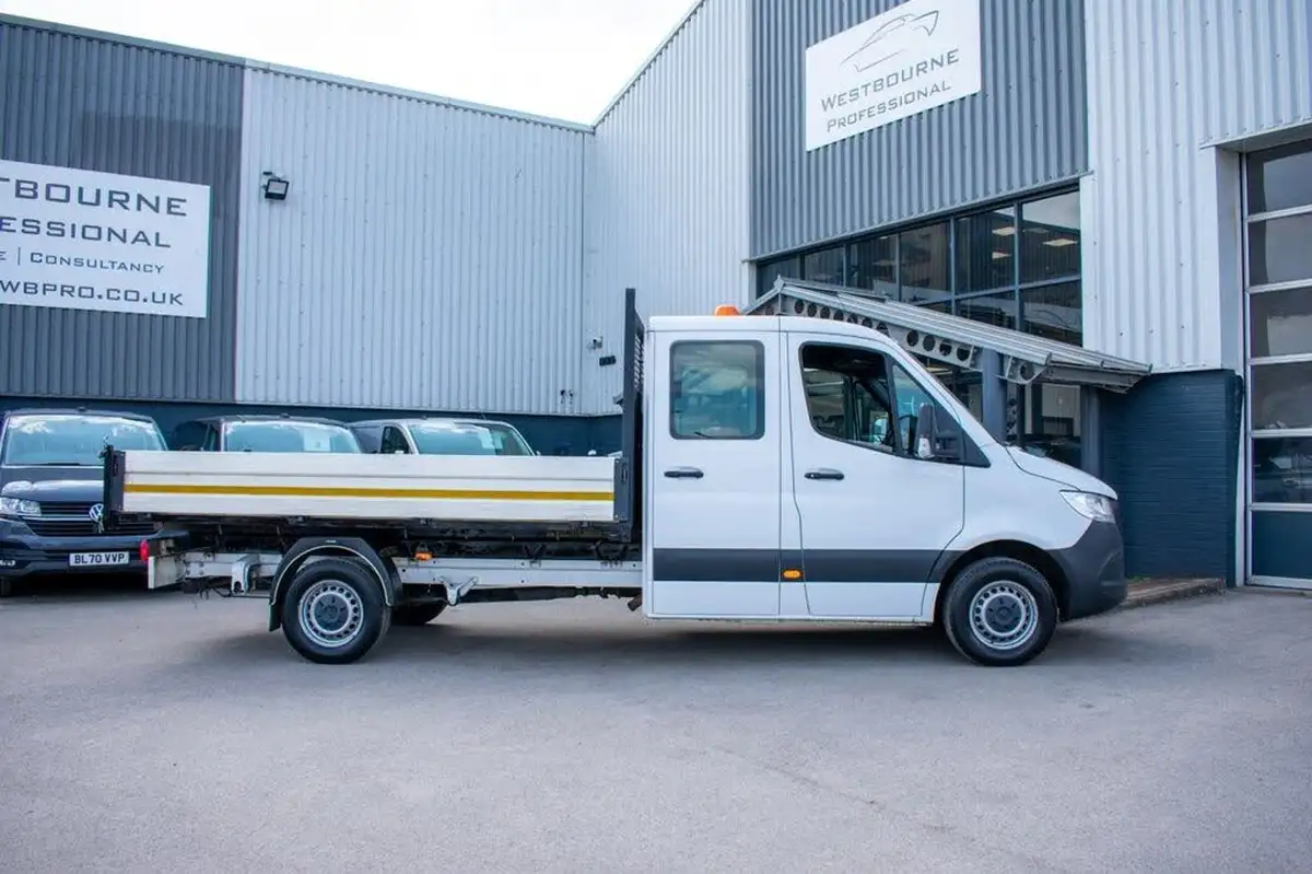 2021-mercedes-benz-sprinter-big-4