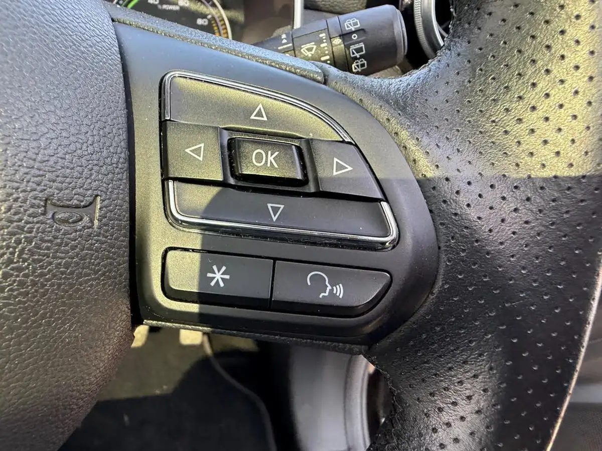 2021-mg-zs-suv-e-exclusive-ev-big-30