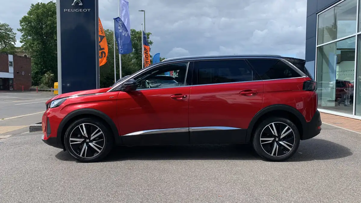 2022-peugeot-5008-suv-12-puretech-gt-premium-big-5