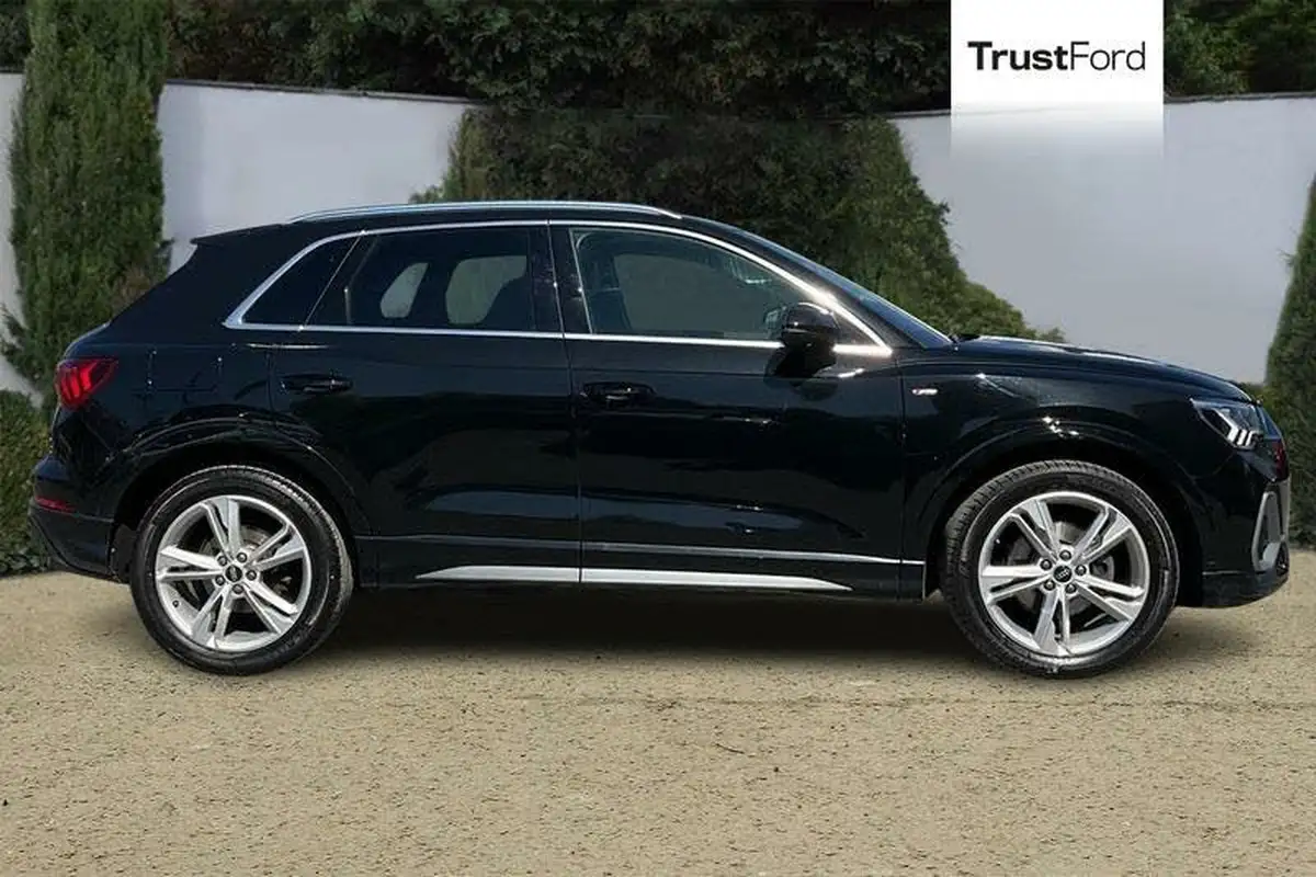 2021-audi-q3-20-35-tdi-s-line-comfort-sound-pack-station-wagon-big-2