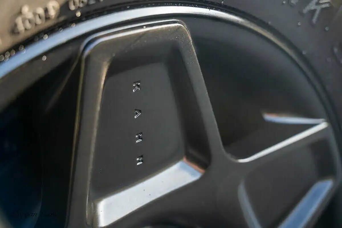 2022-jeep-wrangler-20-gme-sahara-5d-big-23