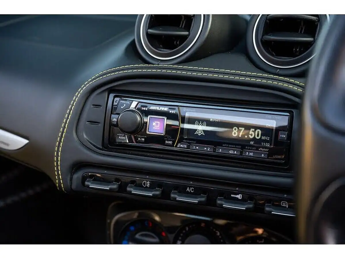 2015-alfa-romeo-4c-18-tbi-spider-big-52