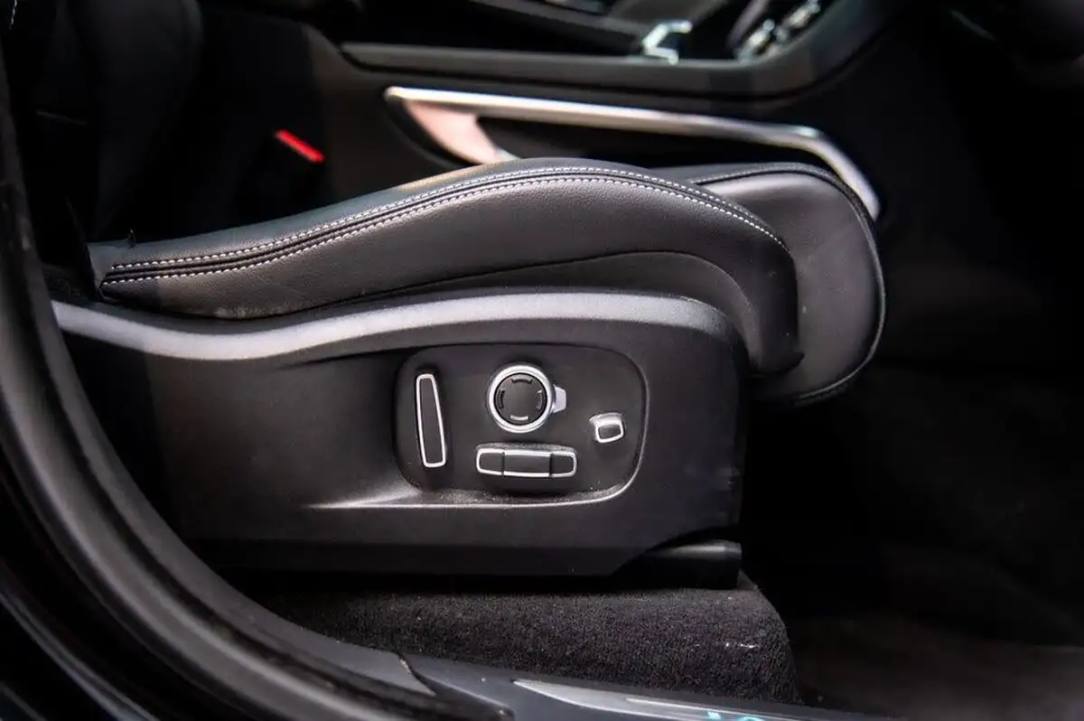 2021-jaguar-f-pace-20-p250-r-dynamic-se-big-36