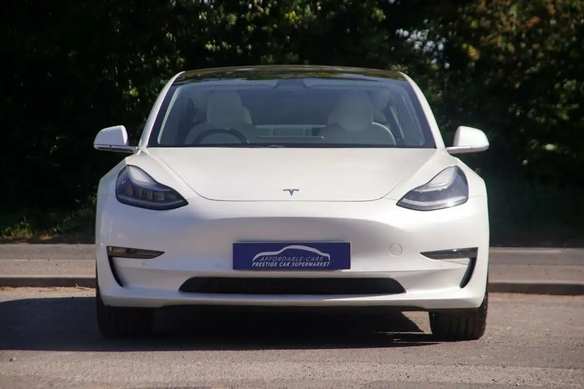 2020-tesla-model-3-e-long-range-big-3