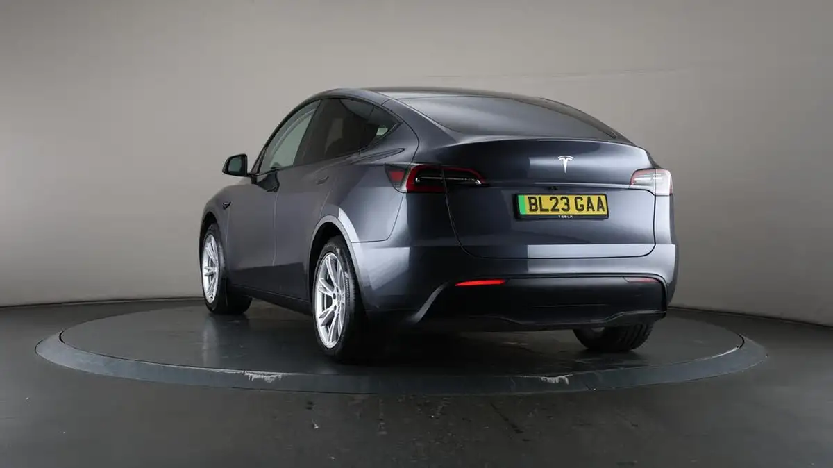 2023-tesla-model-y-e-rwd-big-56