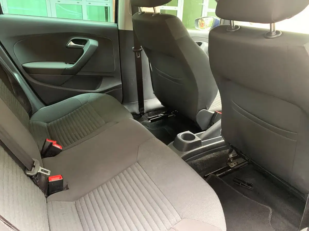 2012-volkswagen-polo-12-match-60ps-5d-big-25