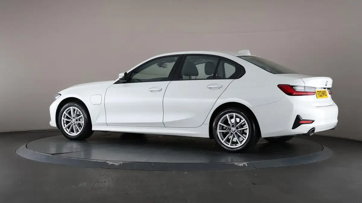 2021-bmw-3-series-20-330e-se-pro-saloon-4d-big-76