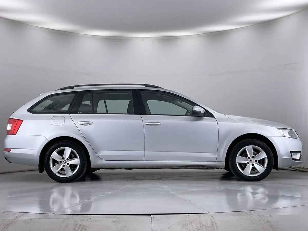 2015-skoda-octavia-20tdi-se-estate-big-14