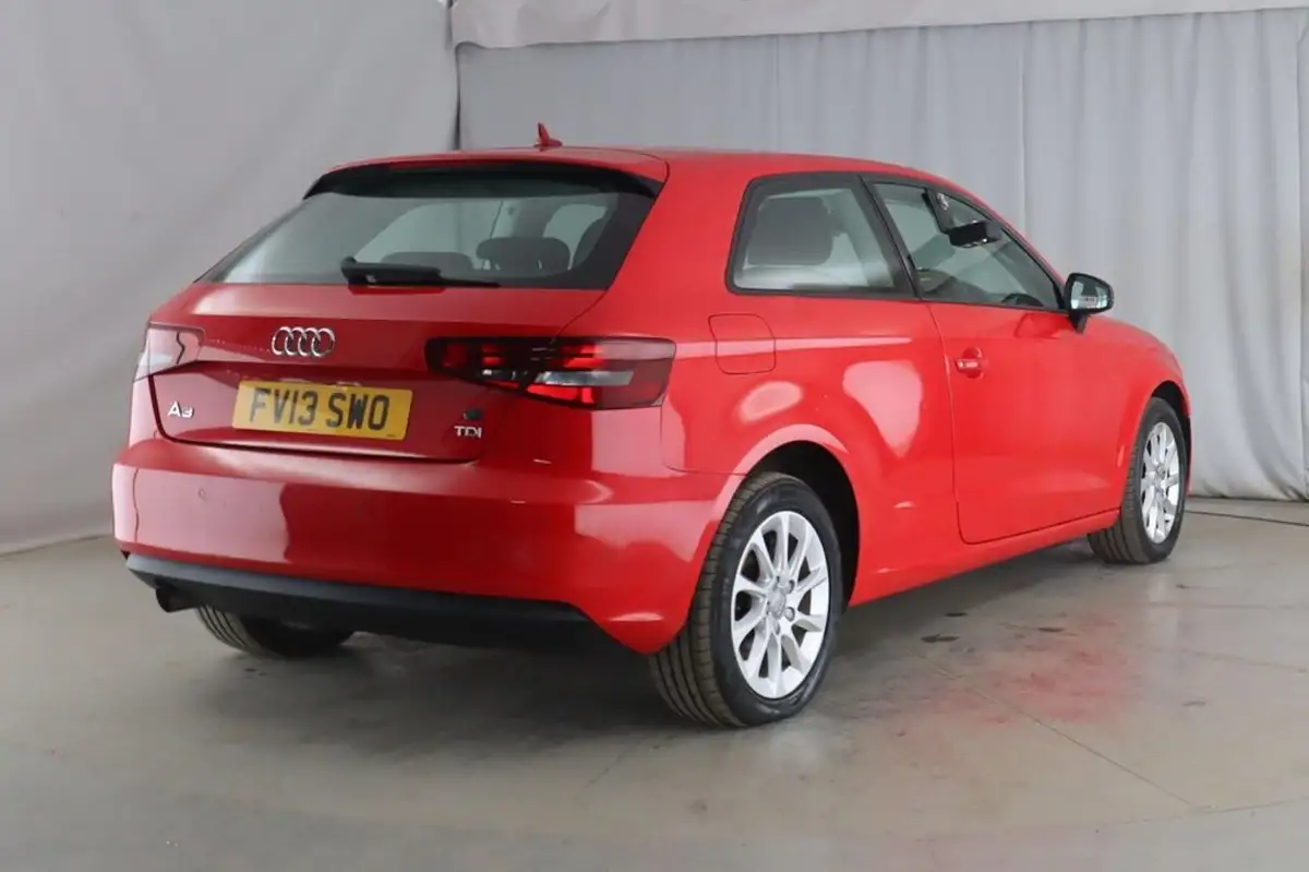 2013-audi-a3-16td-se-hatchback-3d-big-6