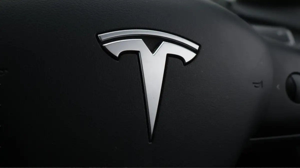 2021-tesla-model-3-e-long-range-awd-big-23